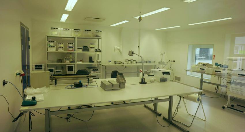 Cleanroom Production​ 2